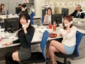 đang khuyên trách mắn Ông chồng của bạn thân về việc ngoại tình… thì lại nhìn thấy củ khoai anh ấy