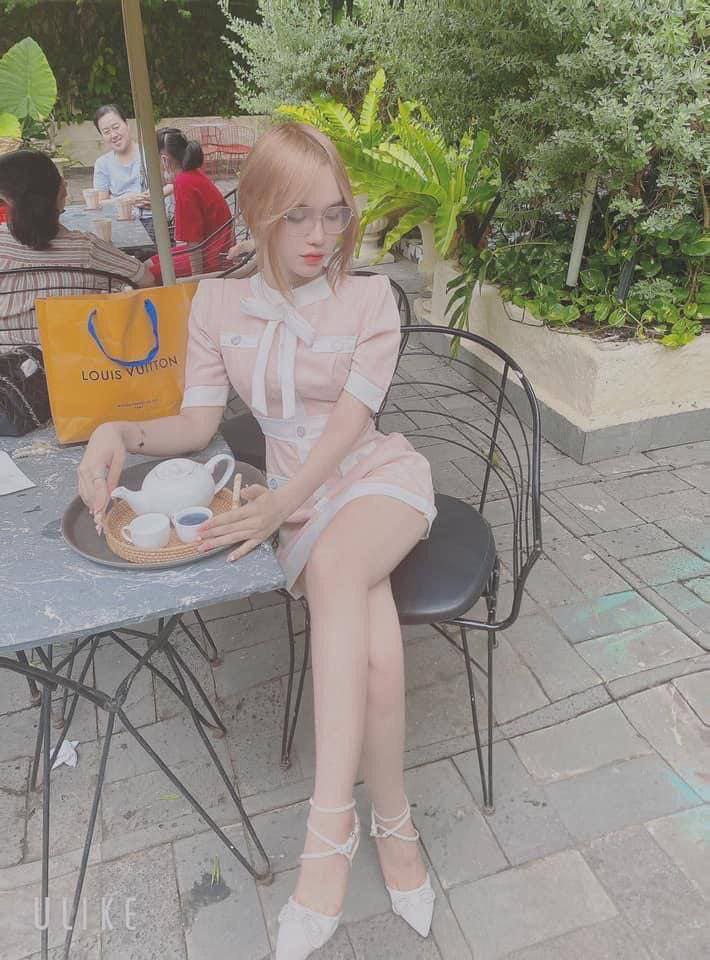 Toàn bộ ảnh tự sướng sex của anh chàng mmn tuyệt vời và bạn tình của anh ta có thân hình tuyệt đỉnh và đôi chân đẹp, PHẦN 2, con đĩ nhỏ bé có thân hình thực sự tuyệt vời! Đồng phục OL khác nhau, địa điểm khác nhau, sex đang đến, cứ quan hệ đi...
